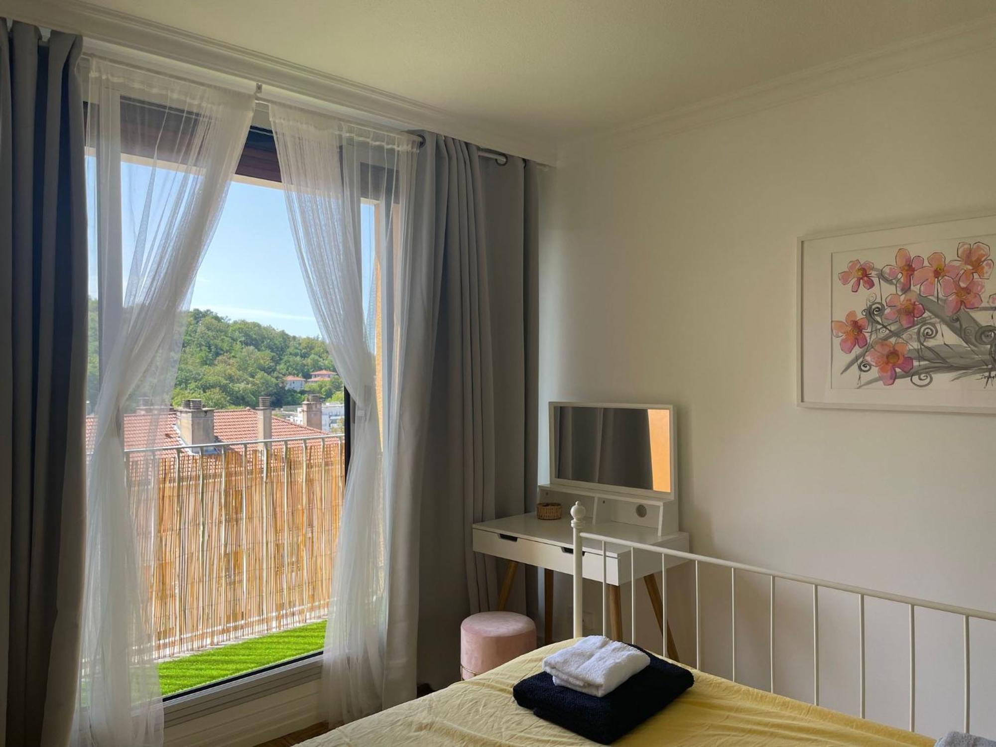 Bergson Top: Spacious Renovated Apartment with Balcony and Panoramic Views Saint-Etienne  Exterior photo